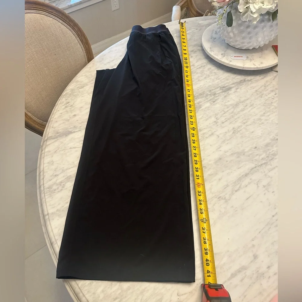 🍋lululemon Swift High-Rise Wide-Leg Pant Logo Waistband 10 Like New! - Picture 5 of 9